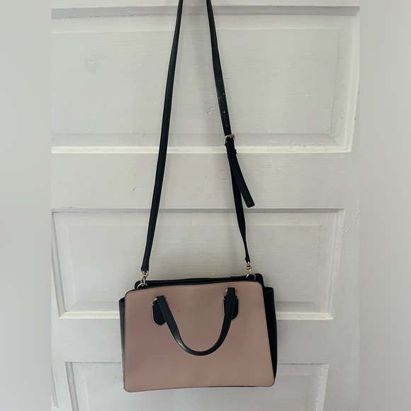 Kate Spade Leather crossbody with matching Wallet - Picture 2 of 8